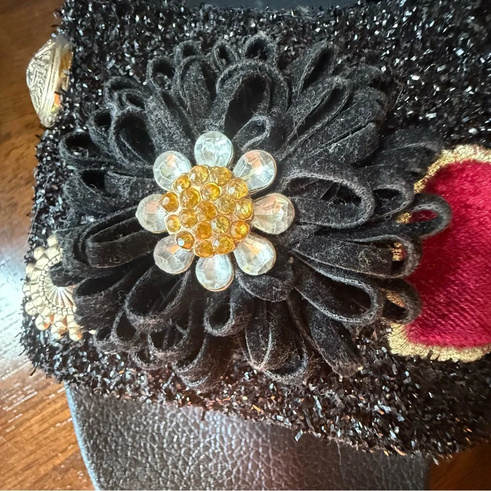 Size 10 women's sandals embellished pendants floral rhinestones, velvet heart - Picture 8 of 13